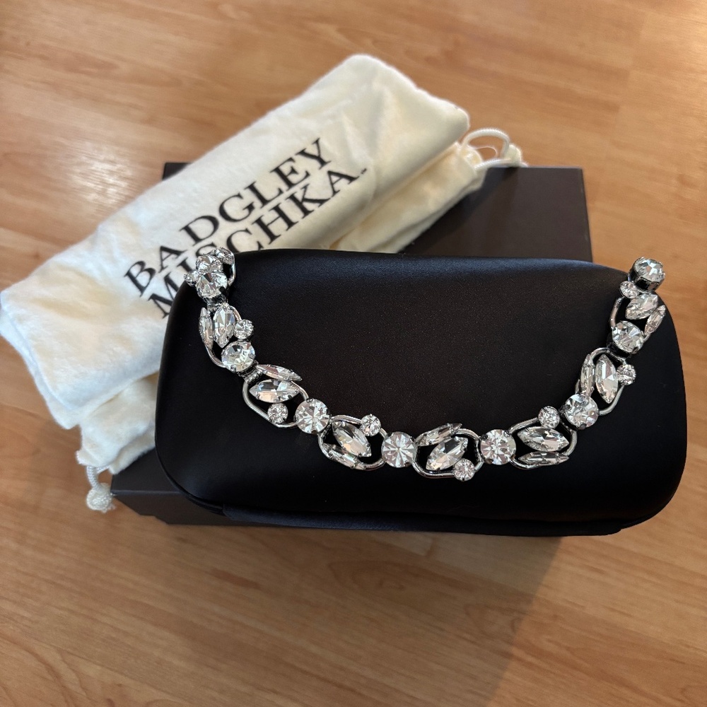 BADGLEY MISCHKA BLACK SATIN RHINESTONE CLUTCH PURSE LIKE NEW